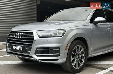Внедорожник / Кроссовер Audi Q7 2015 в 