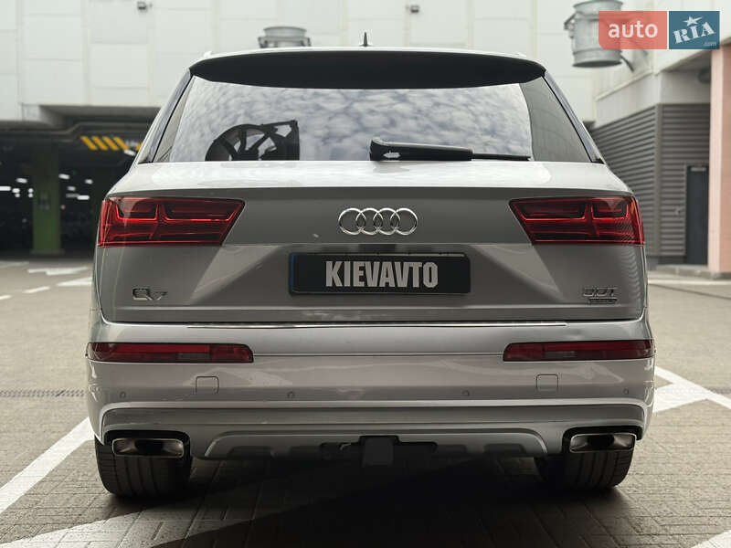 Внедорожник / Кроссовер Audi Q7 2015 в Киеве