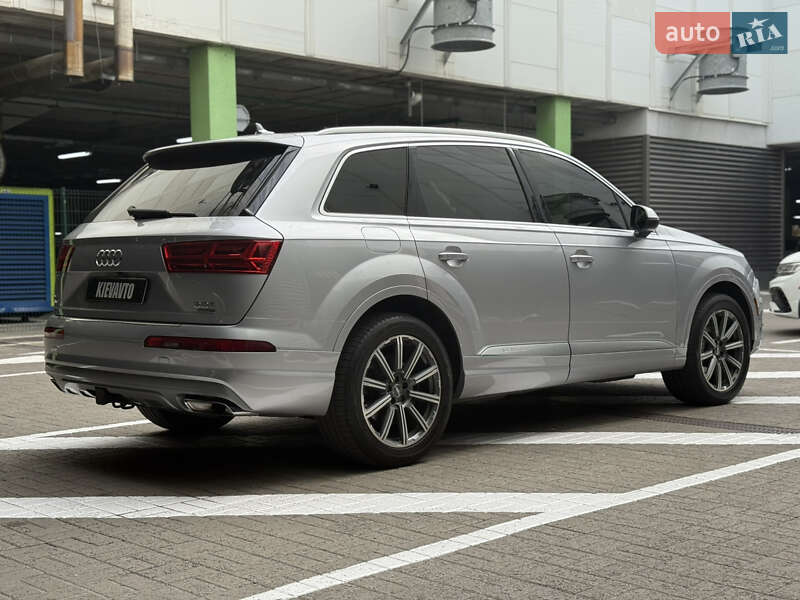 Внедорожник / Кроссовер Audi Q7 2015 в Киеве
