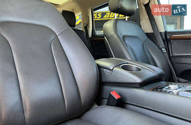 Позашляховик / Кросовер Audi Q7 2012 в 