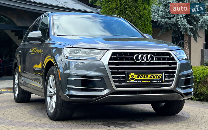 Внедорожник / Кроссовер Audi Q7 2018 в 