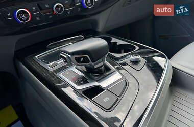 Внедорожник / Кроссовер Audi Q7 2018 в 