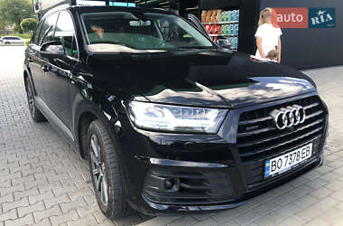 Внедорожник / Кроссовер Audi Q7 2015 в 