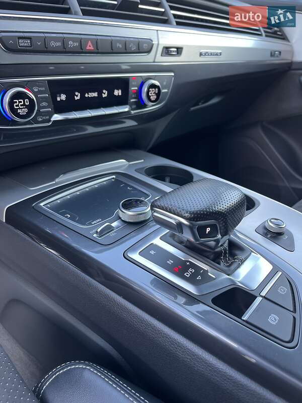 Позашляховик / Кросовер Audi Q7 2019 в Львові