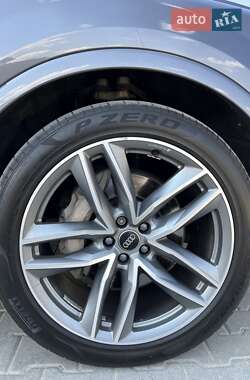 Позашляховик / Кросовер Audi Q7 2019 в 