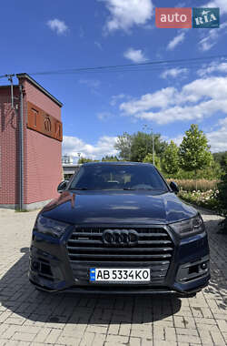 Внедорожник / Кроссовер Audi Q7 2016 в 