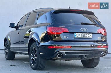 Внедорожник / Кроссовер Audi Q7 2015 в 