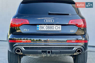 Внедорожник / Кроссовер Audi Q7 2015 в 