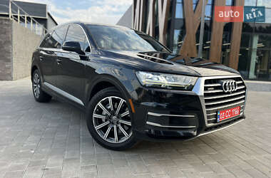 Внедорожник / Кроссовер Audi Q7 2017 в 