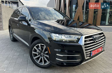 Внедорожник / Кроссовер Audi Q7 2017 в 