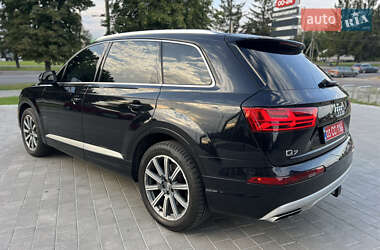 Внедорожник / Кроссовер Audi Q7 2017 в 