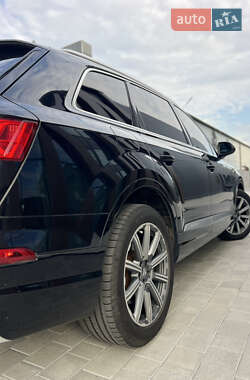 Внедорожник / Кроссовер Audi Q7 2017 в 