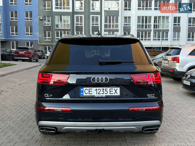 Позашляховик / Кросовер Audi Q7 2016 в Чернівцях