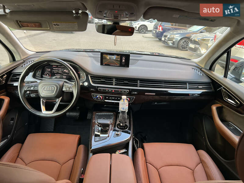 Позашляховик / Кросовер Audi Q7 2016 в Чернівцях