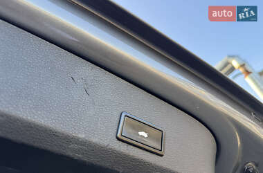 Внедорожник / Кроссовер Audi Q7 2012 в 