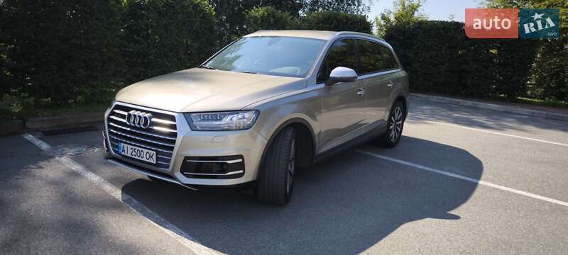 Позашляховик / Кросовер Audi Q7 2015 в Києві