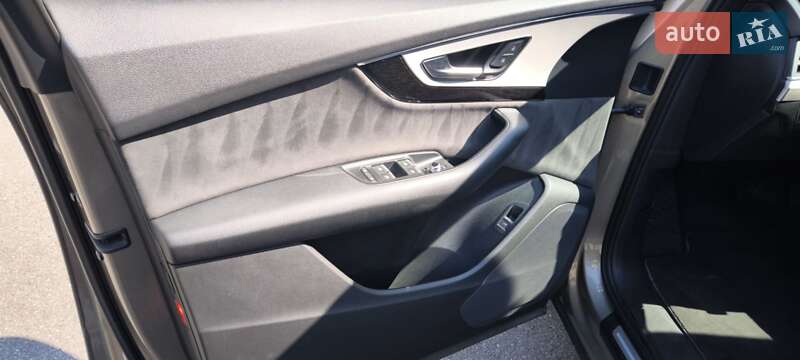 Позашляховик / Кросовер Audi Q7 2015 в Києві