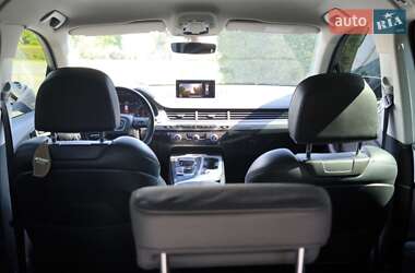 Внедорожник / Кроссовер Audi Q7 2015 в 
