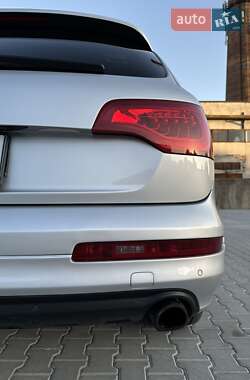 Внедорожник / Кроссовер Audi Q7 2012 в 