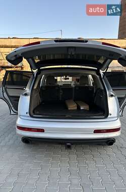 Внедорожник / Кроссовер Audi Q7 2012 в 