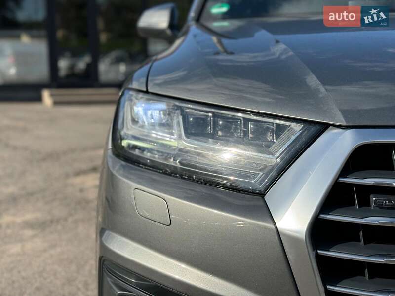Позашляховик / Кросовер Audi Q7 2017 в Вінниці