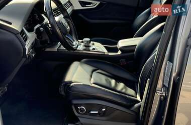 Внедорожник / Кроссовер Audi Q7 2017 в 