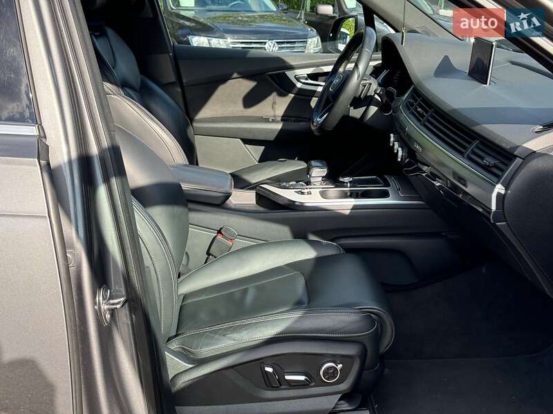 Позашляховик / Кросовер Audi Q7 2017 в Вінниці