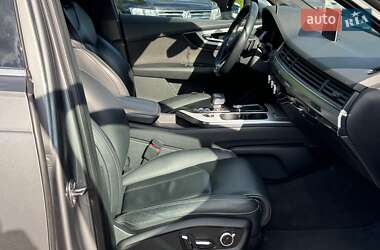 Внедорожник / Кроссовер Audi Q7 2017 в 