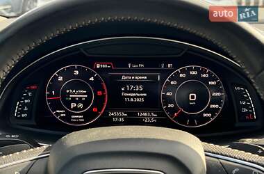 Внедорожник / Кроссовер Audi Q7 2017 в 