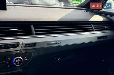 Внедорожник / Кроссовер Audi Q7 2017 в 