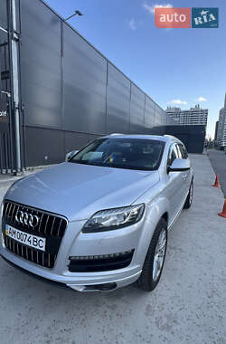 Внедорожник / Кроссовер Audi Q7 2010 в 