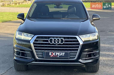 Внедорожник / Кроссовер Audi Q7 2016 в 