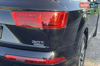 Внедорожник / Кроссовер Audi Q7 2016 в 