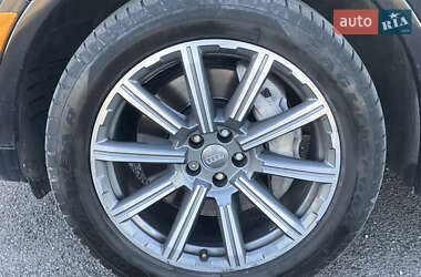 Внедорожник / Кроссовер Audi Q7 2016 в 