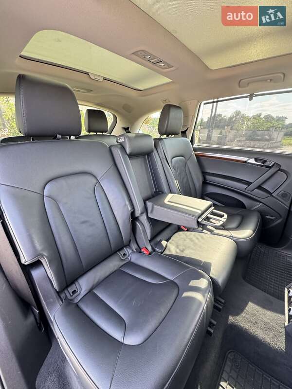 Внедорожник / Кроссовер Audi Q7 2015 в Хусте