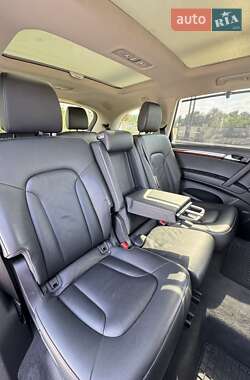 Внедорожник / Кроссовер Audi Q7 2015 в 