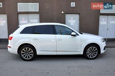 Внедорожник / Кроссовер Audi Q7 2017 в 
