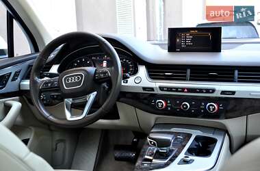 Внедорожник / Кроссовер Audi Q7 2017 в 