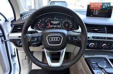 Внедорожник / Кроссовер Audi Q7 2017 в 