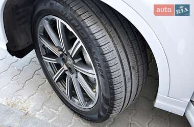Внедорожник / Кроссовер Audi Q7 2017 в 