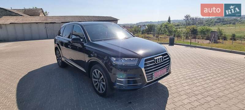 Внедорожник / Кроссовер Audi Q7 2017 в Шумске