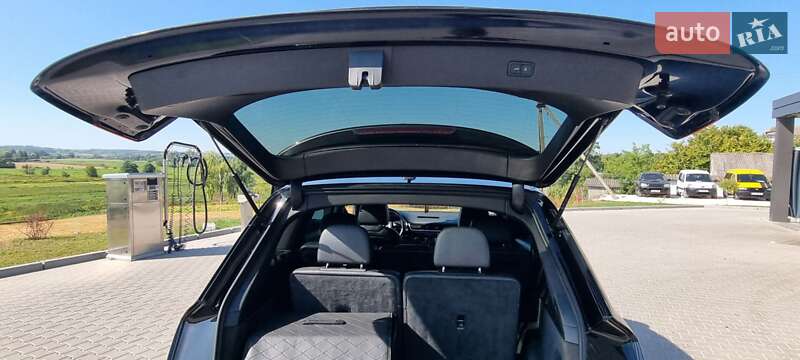 Внедорожник / Кроссовер Audi Q7 2017 в Шумске