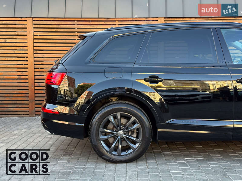 Позашляховик / Кросовер Audi Q7 2019 в Одесі