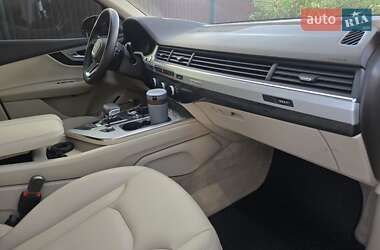 Внедорожник / Кроссовер Audi Q7 2018 в 