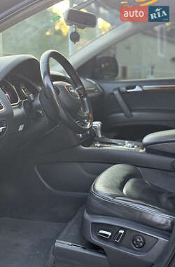 Позашляховик / Кросовер Audi Q7 2012 в 