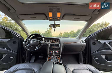 Позашляховик / Кросовер Audi Q7 2012 в 
