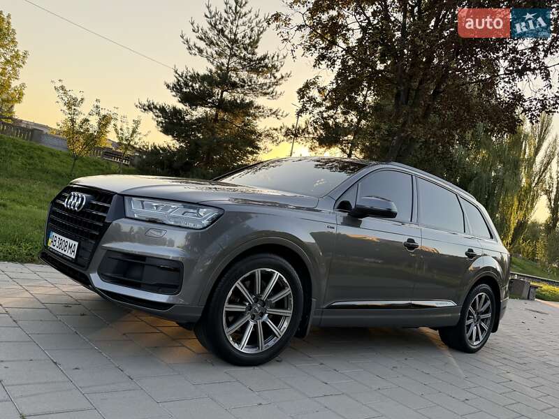 Внедорожник / Кроссовер Audi Q7 2017 в Виннице