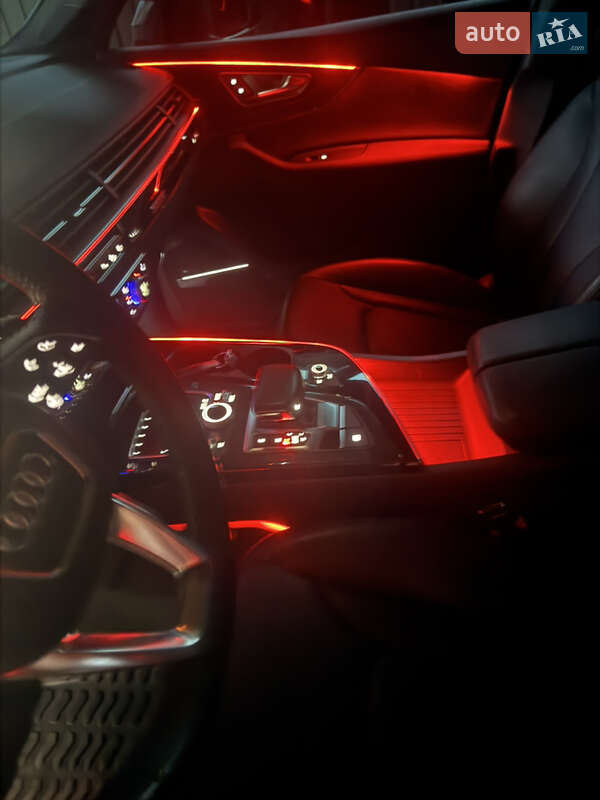 Внедорожник / Кроссовер Audi Q7 2018 в Киеве