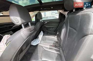 Позашляховик / Кросовер Audi Q7 2021 в 