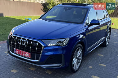 Внедорожник / Кроссовер Audi Q7 2021 в 